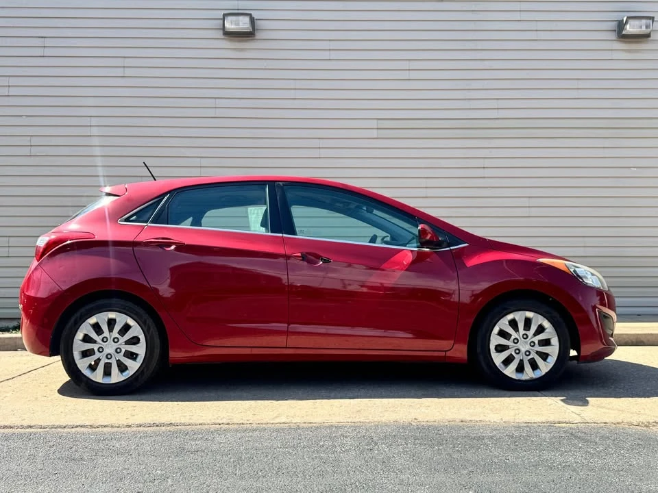 2017 Hyundai Elantra - Image 3 of 11