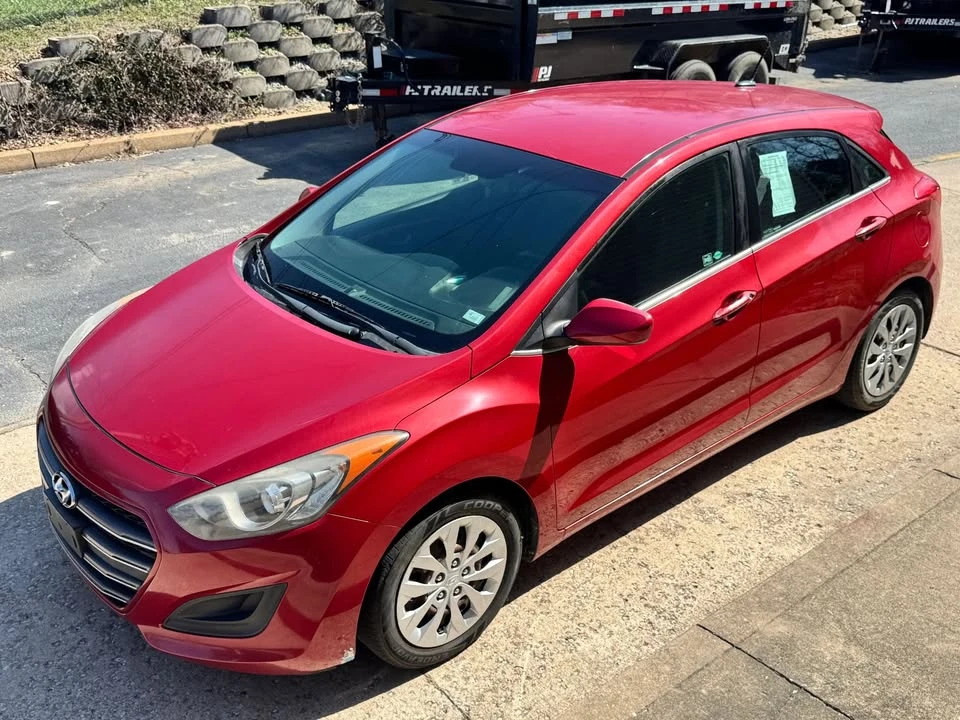2017 Hyundai Elantra - Image 7 of 11