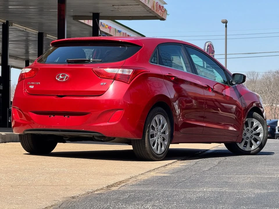 2017 Hyundai Elantra - Image 2 of 11