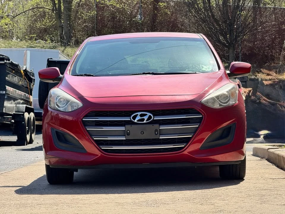 2017 Hyundai Elantra - Image 4 of 11