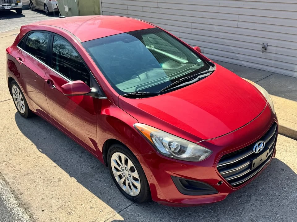 2017 Hyundai Elantra - Image 6 of 11