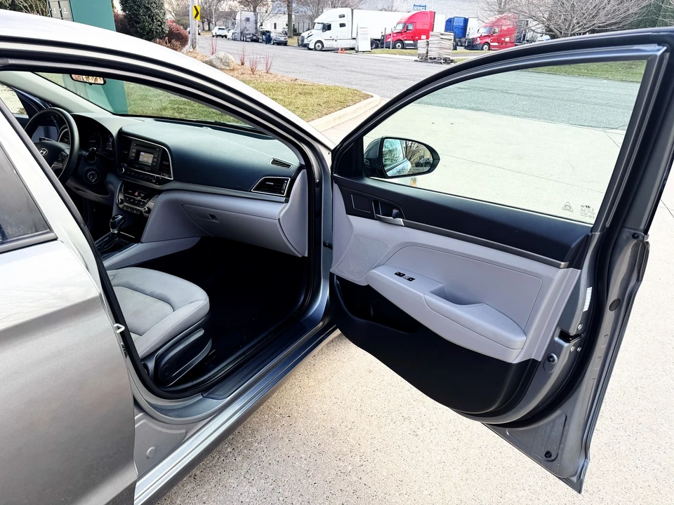 2017 Hyundai Elantra - Image 13 of 21