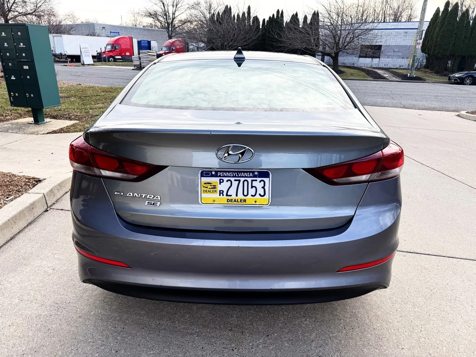 2017 Hyundai Elantra - Image 4 of 21
