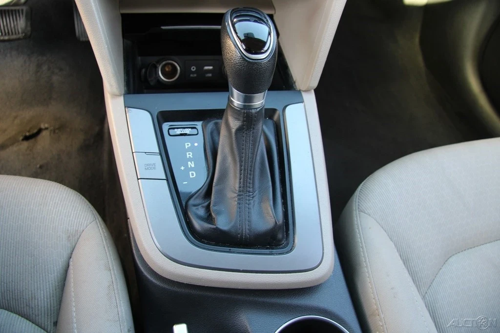 2017 Hyundai Elantra - Image 17 of 21