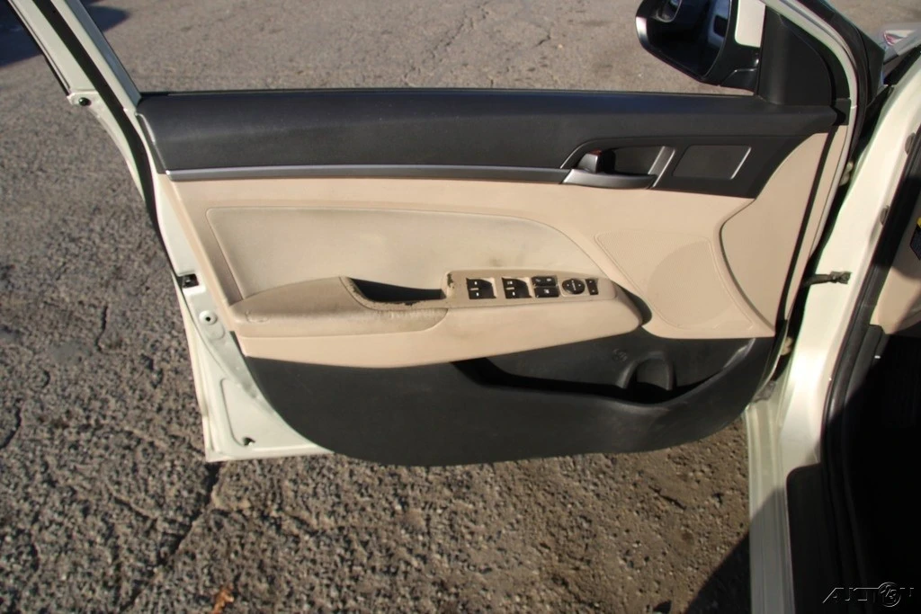 2017 Hyundai Elantra - Image 11 of 21