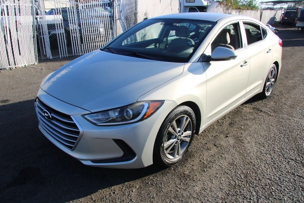 2017 Hyundai Elantra - Image 2 of 21