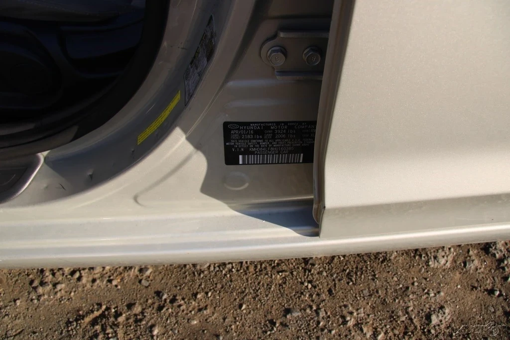 2017 Hyundai Elantra - Image 10 of 21