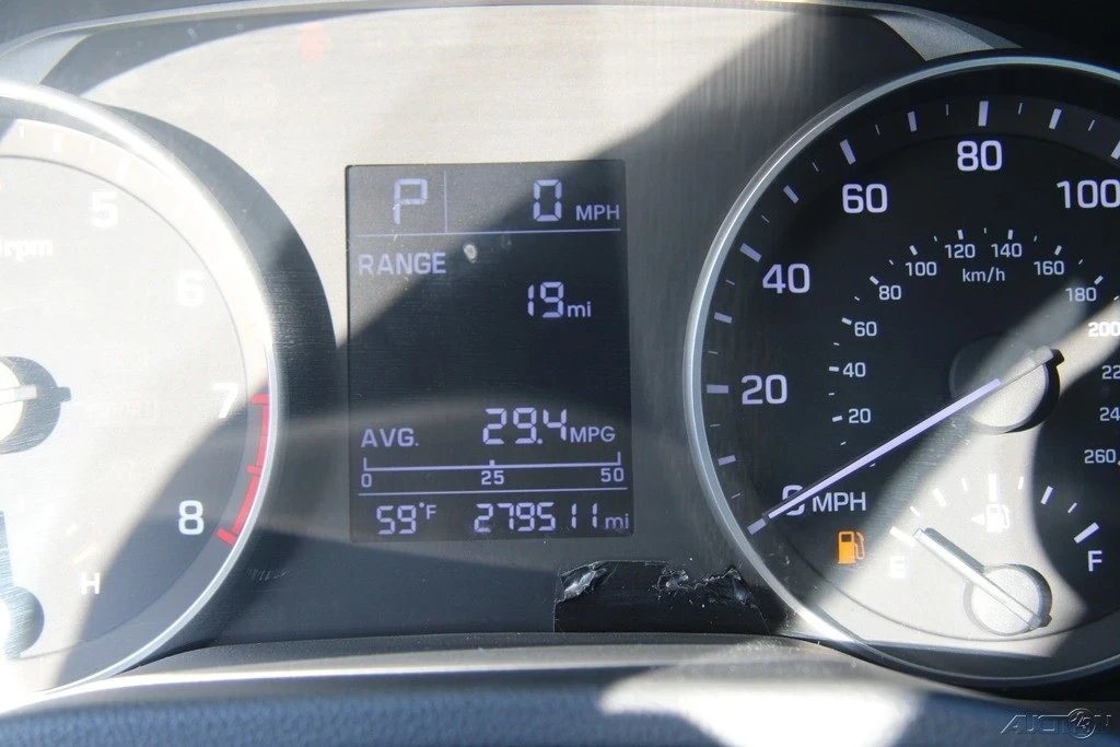 2017 Hyundai Elantra - Image 15 of 21