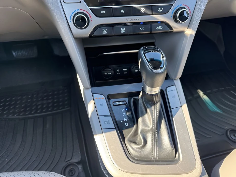 2017 Hyundai Elantra - Image 17 of 21