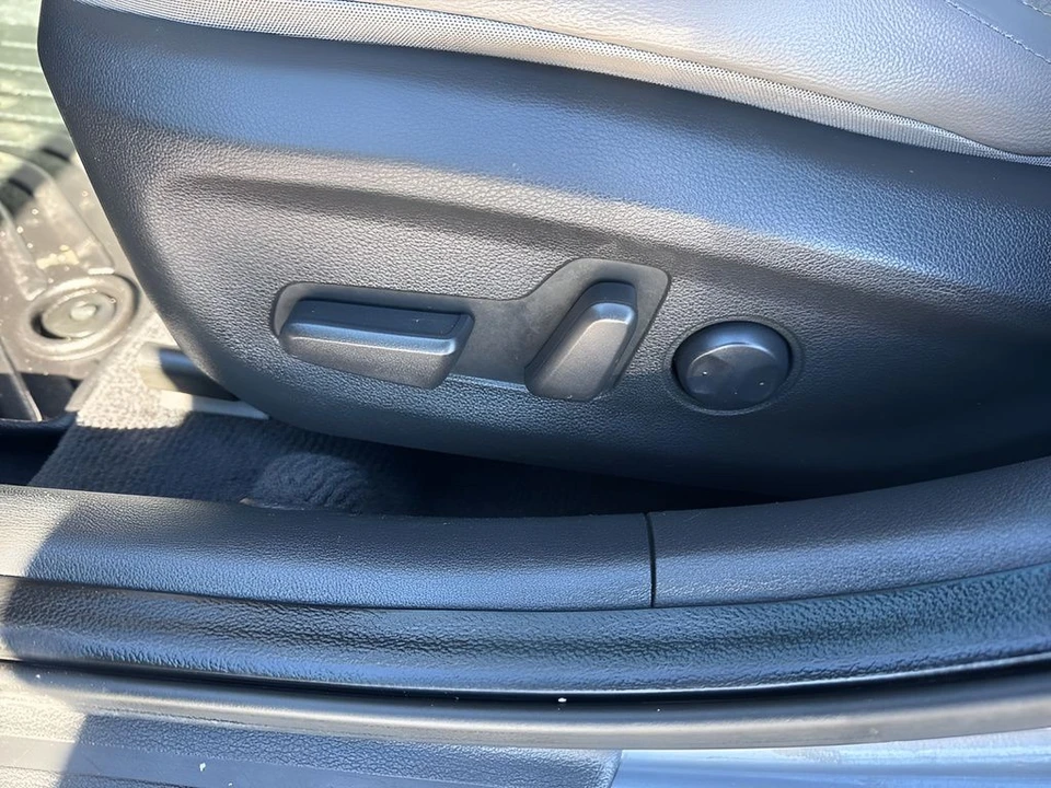 2017 Hyundai Elantra - Image 10 of 12