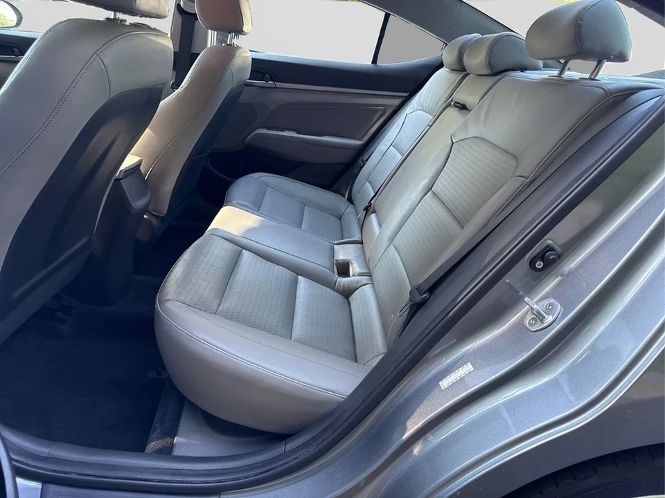 2017 Hyundai Elantra - Image 10 of 12