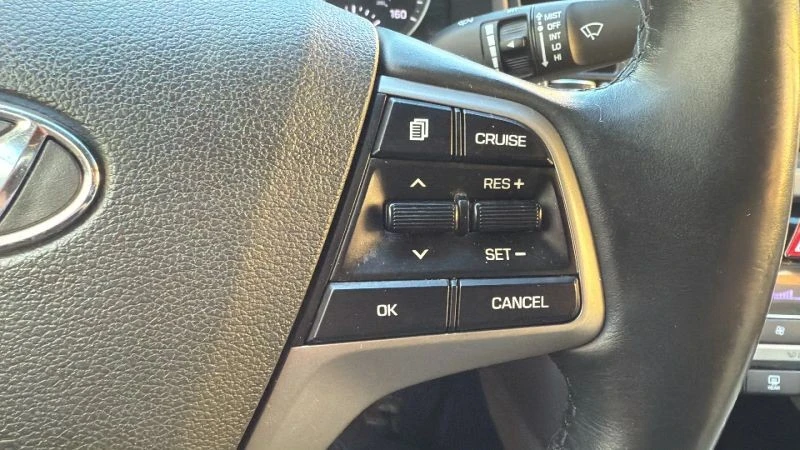 2017 Hyundai Elantra - Image 11 of 12