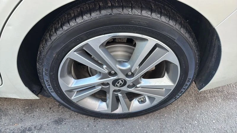2017 Hyundai Elantra - Image 9 of 12