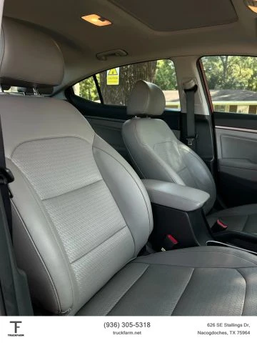 2017 Hyundai Elantra - Image 8 of 15