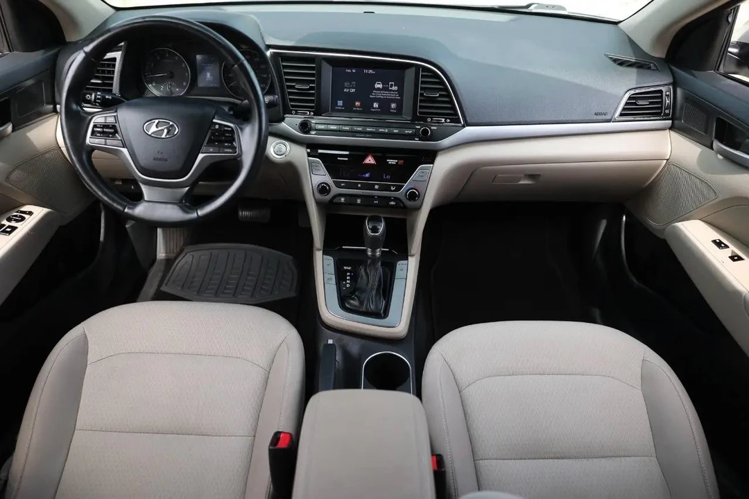 2017 Hyundai Elantra - Image 2 of 12