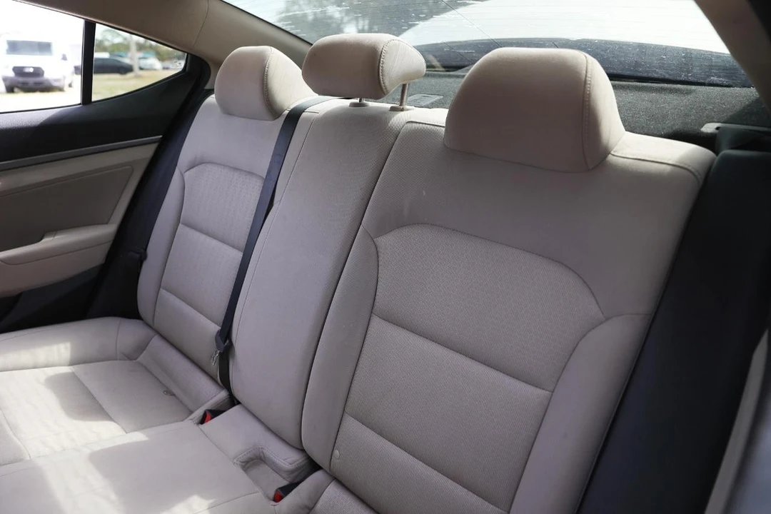 2017 Hyundai Elantra - Image 8 of 12