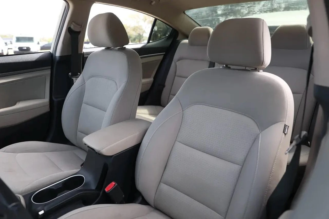 2017 Hyundai Elantra - Image 6 of 12
