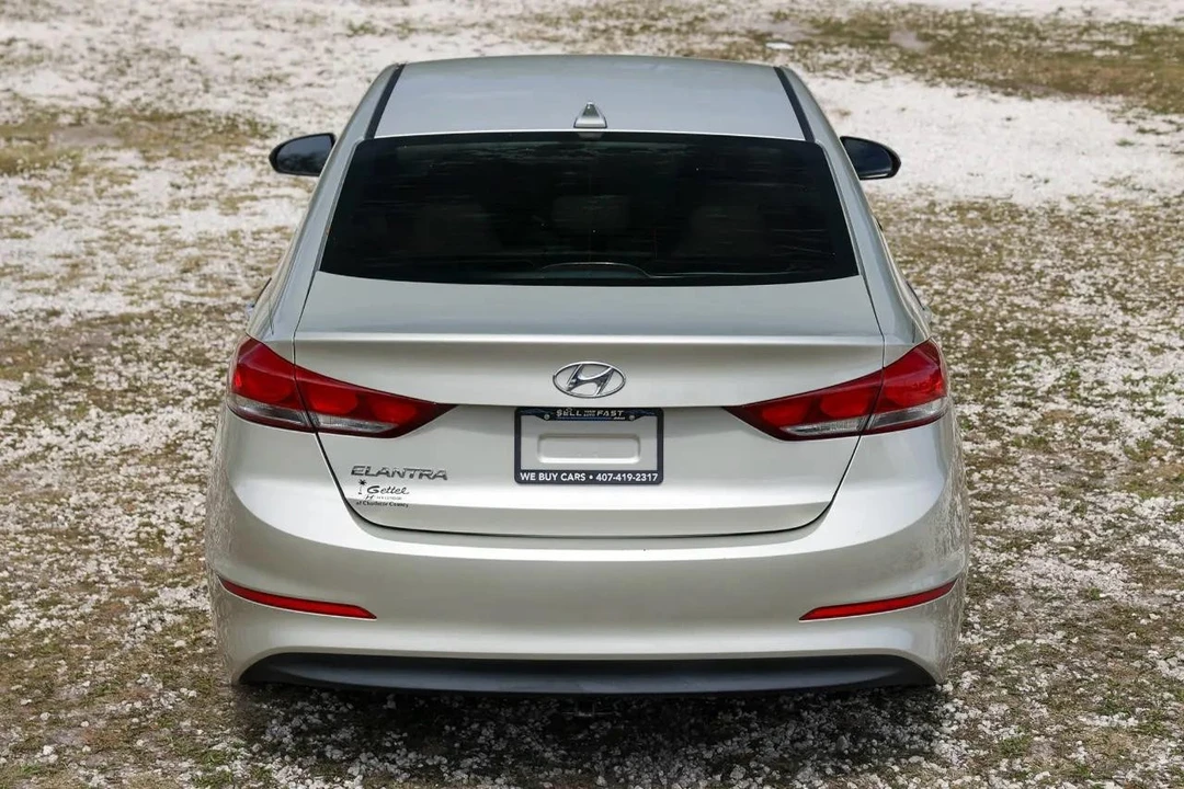 2017 Hyundai Elantra - Image 9 of 12