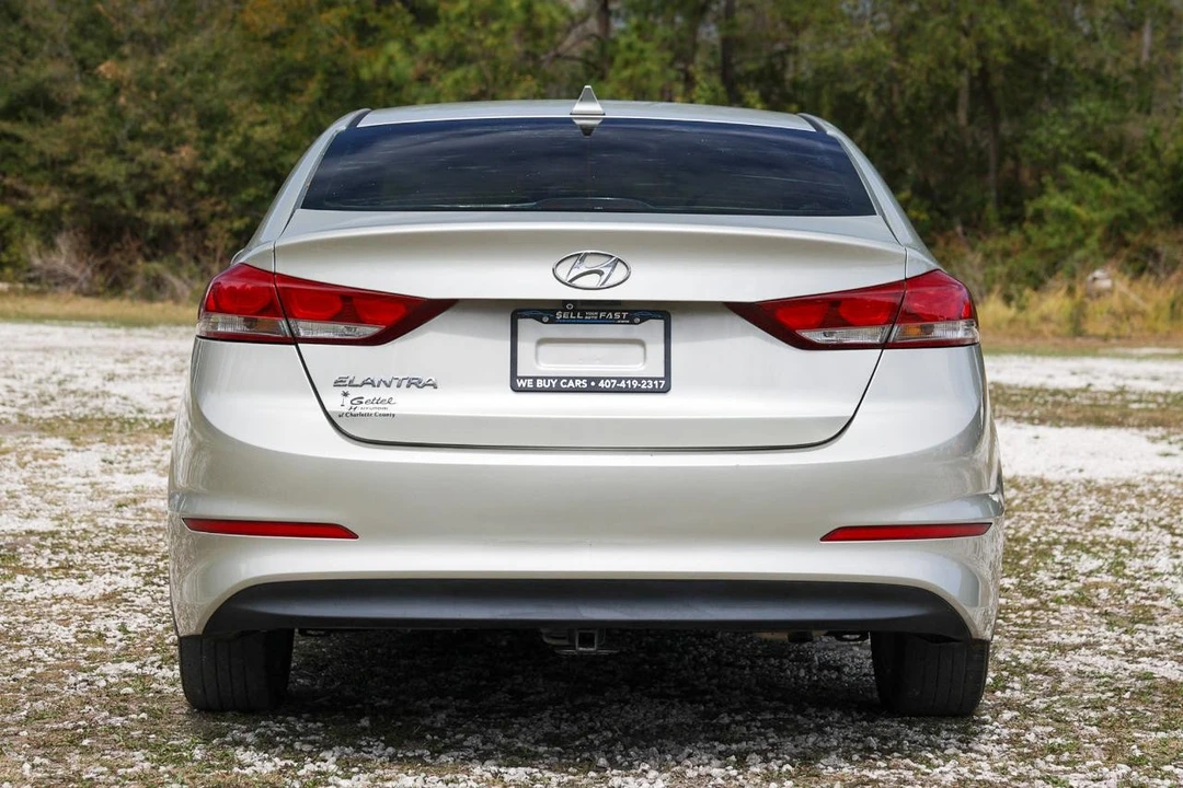 2017 Hyundai Elantra - Image 7 of 12