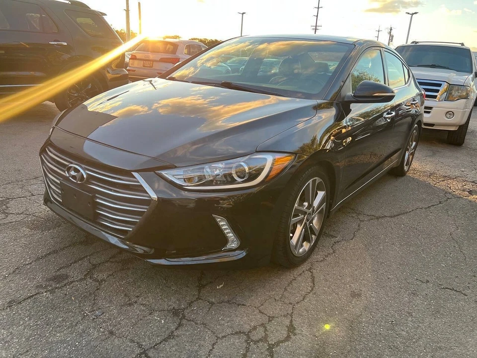 2017 Hyundai Elantra - Image 4 of 10
