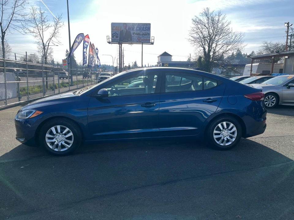 2017 Hyundai Elantra - Image 4 of 16