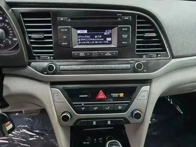 2017 Hyundai Elantra - Image 11 of 12