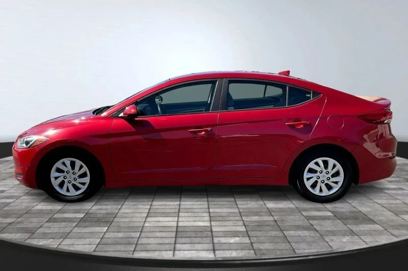 2017 Hyundai Elantra - Image 4 of 12