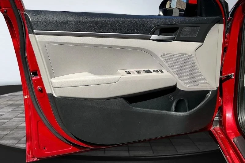 2017 Hyundai Elantra - Image 8 of 12