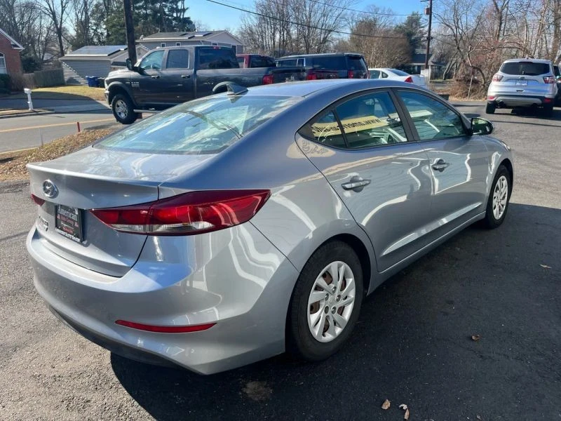 2017 Hyundai Elantra - Image 4 of 12