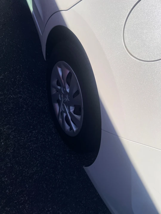 2017 Hyundai Elantra - Image 7 of 16