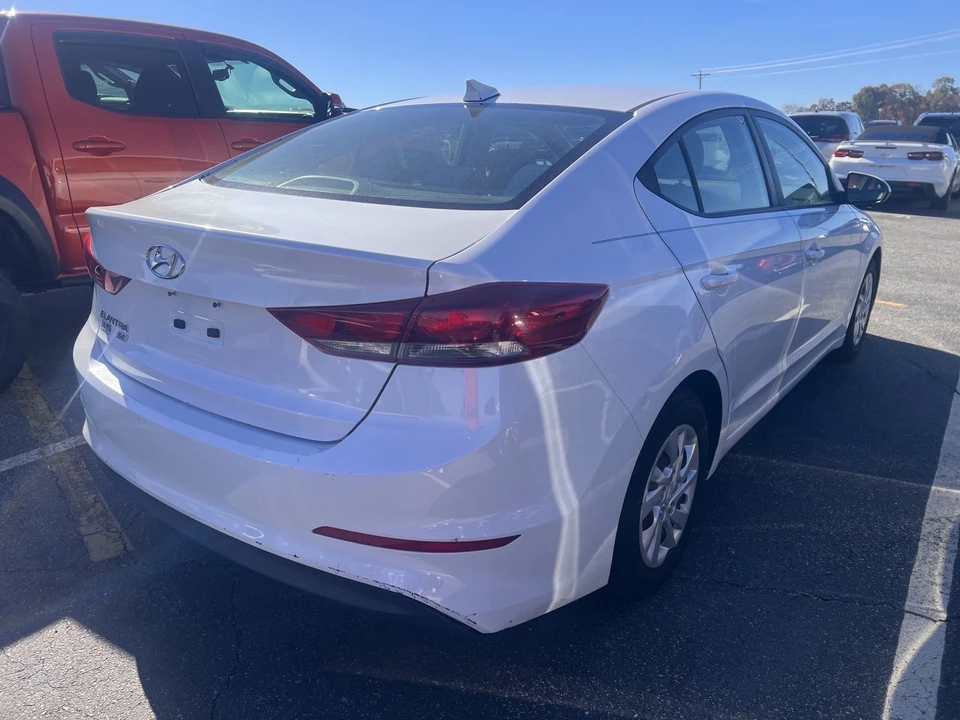 2017 Hyundai Elantra - Image 4 of 16