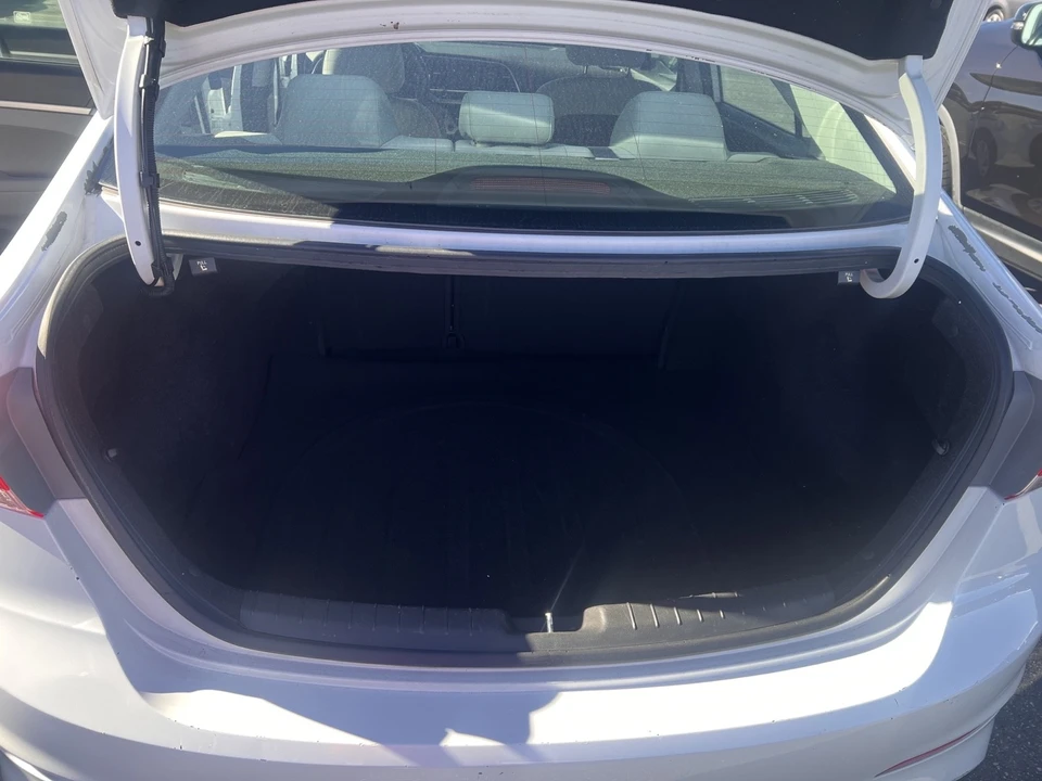 2017 Hyundai Elantra - Image 14 of 16