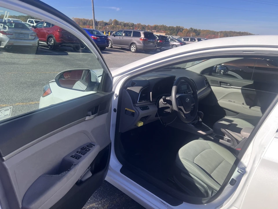 2017 Hyundai Elantra - Image 11 of 16