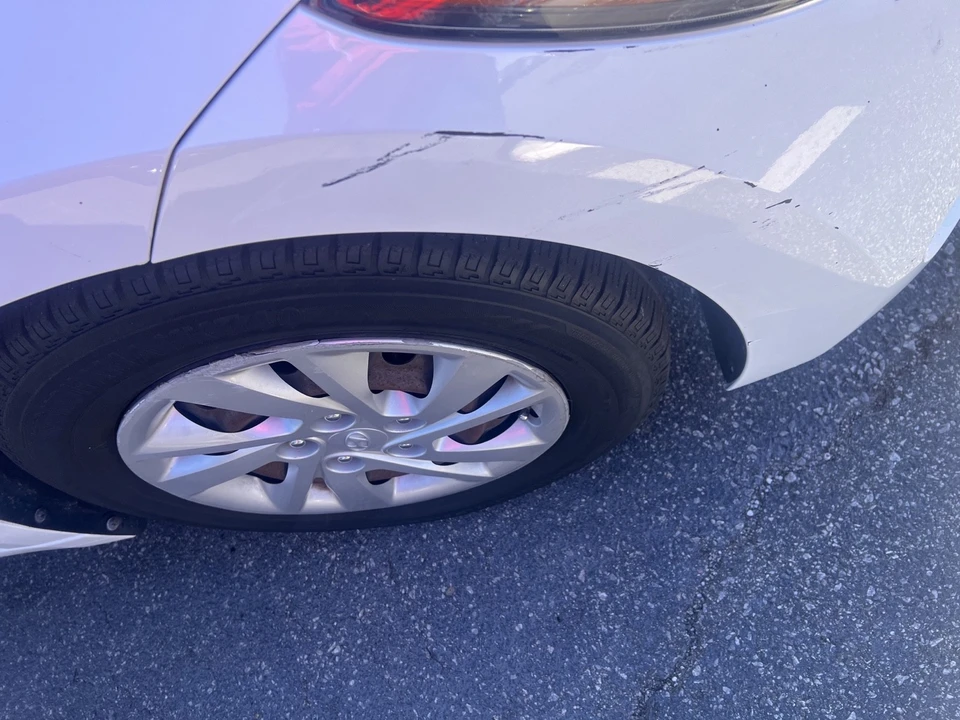 2017 Hyundai Elantra - Image 10 of 16