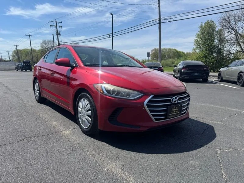 2017 Hyundai Elantra - Image 4 of 11