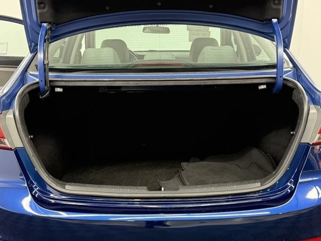 2017 Hyundai Elantra - Image 11 of 12