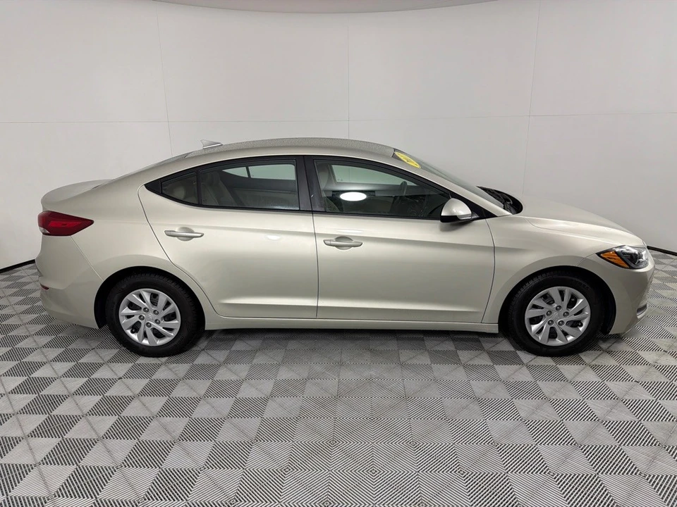 2017 Hyundai Elantra - Image 4 of 21