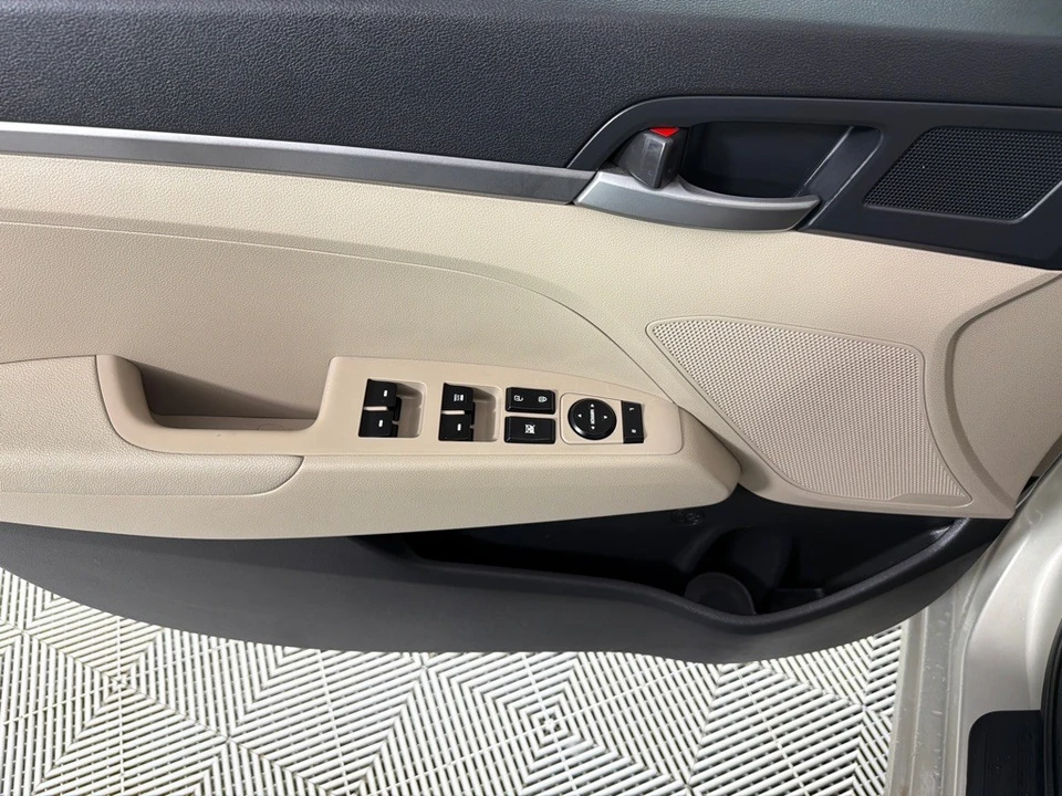 2017 Hyundai Elantra - Image 11 of 21