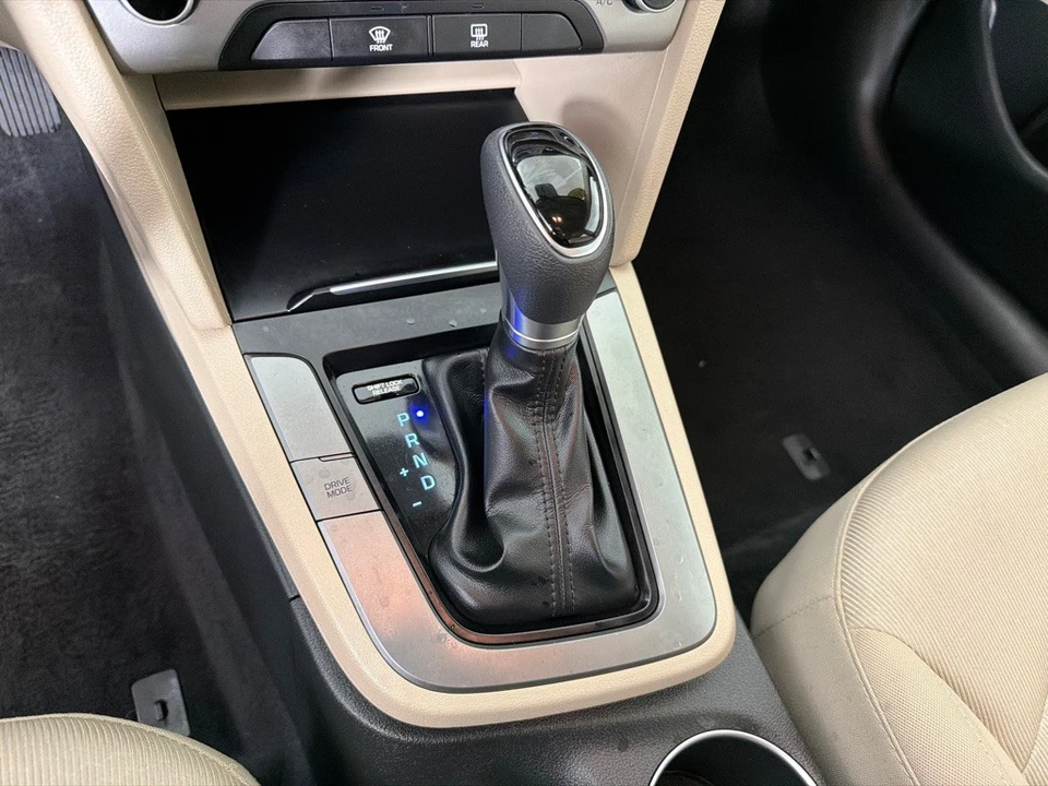 2017 Hyundai Elantra - Image 17 of 21