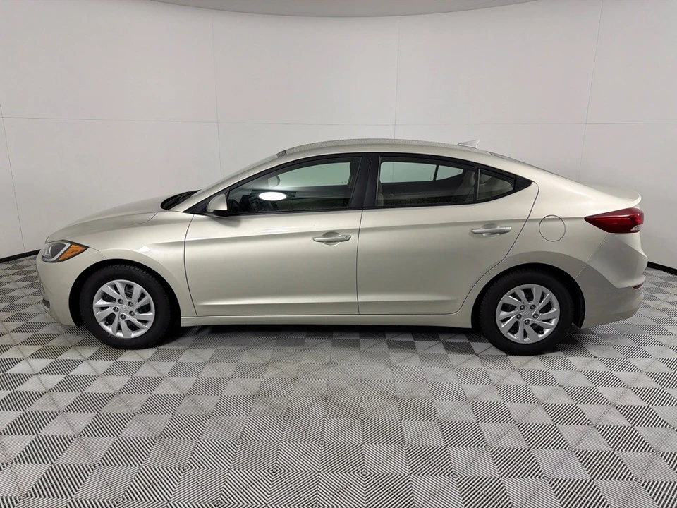 2017 Hyundai Elantra - Image 8 of 21