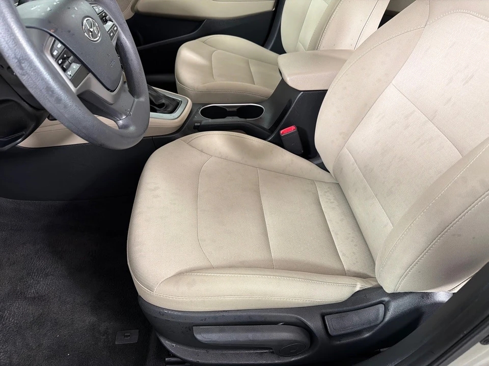 2017 Hyundai Elantra - Image 12 of 21