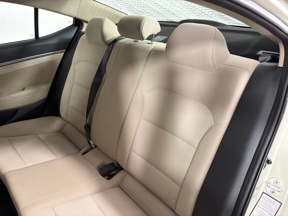 2017 Hyundai Elantra - Image 19 of 21