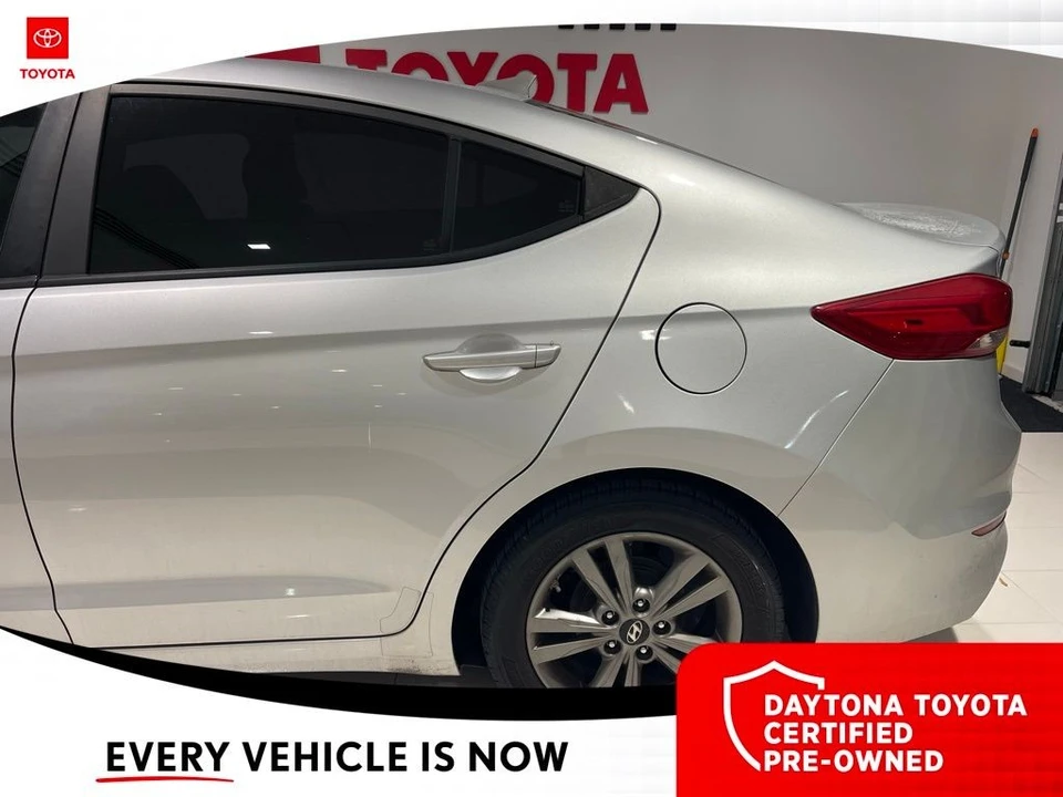 2017 Hyundai Elantra - Image 4 of 10