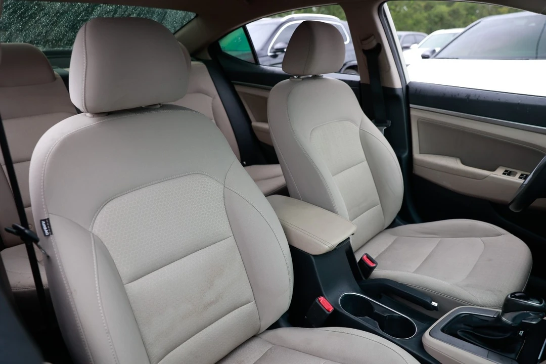 2017 Hyundai Elantra - Image 16 of 21