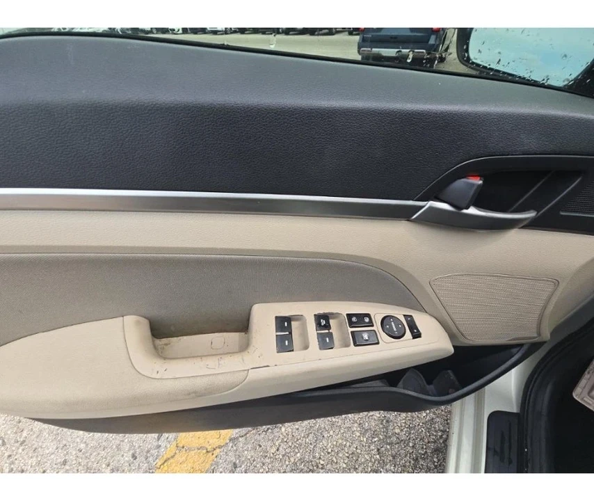 2017 Hyundai Elantra - Image 11 of 14
