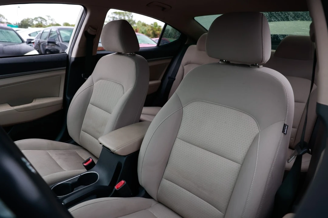 2017 Hyundai Elantra - Image 6 of 21