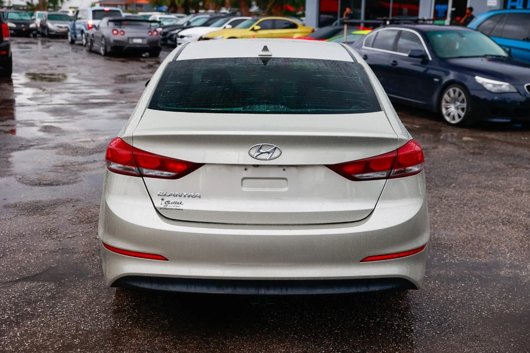 2017 Hyundai Elantra - Image 9 of 21