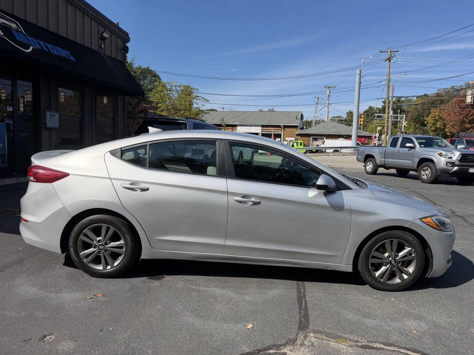 2017 Hyundai Elantra - Image 13 of 21