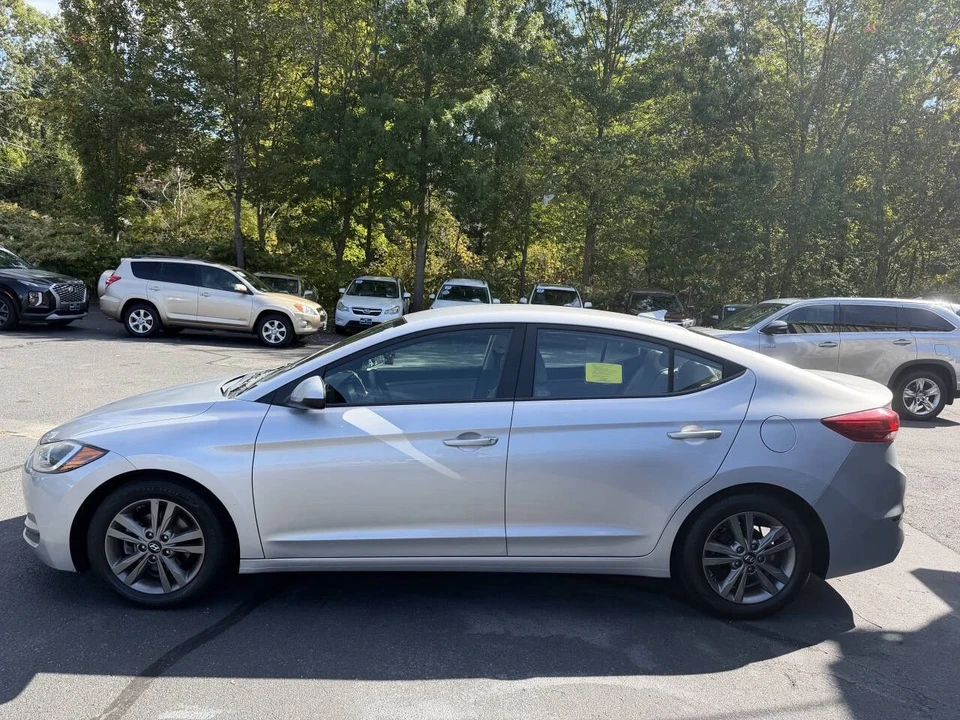 2017 Hyundai Elantra - Image 7 of 21