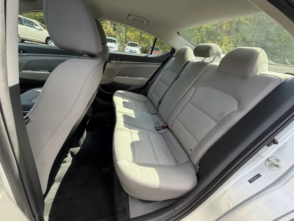 2017 Hyundai Elantra - Image 15 of 21